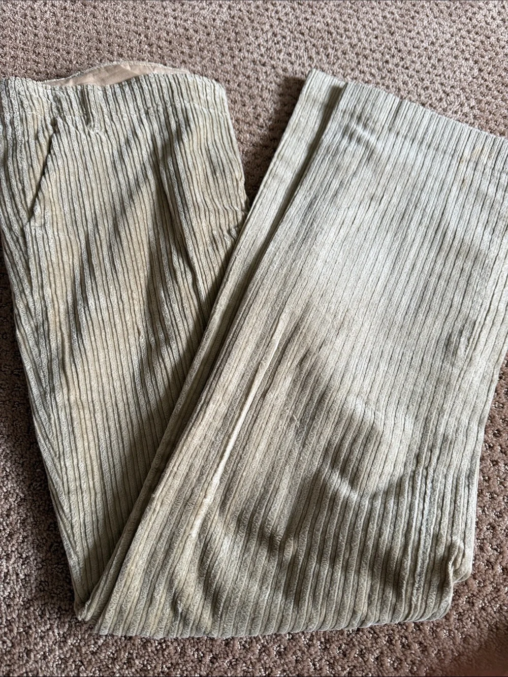 Banana Republic neutral one styling